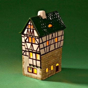 Three-gables house model B 2b
